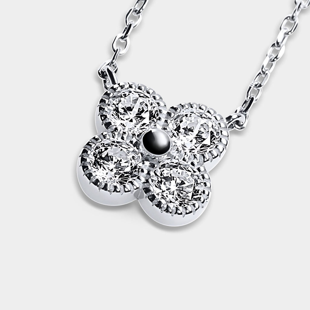 Vier Clover Pendant Necklace
